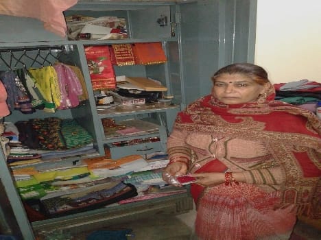 theft in bank manager's home